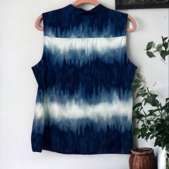 Chicos Blue and White Sleeveless Top Size 1/Medium - Picture 6 of 8